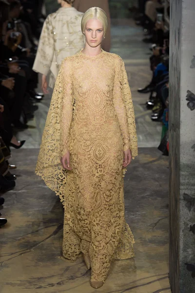 Look 23